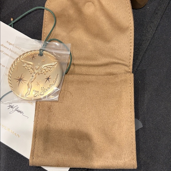 David Yurman Gold Star Angel Ornament - Picture 3 of 3